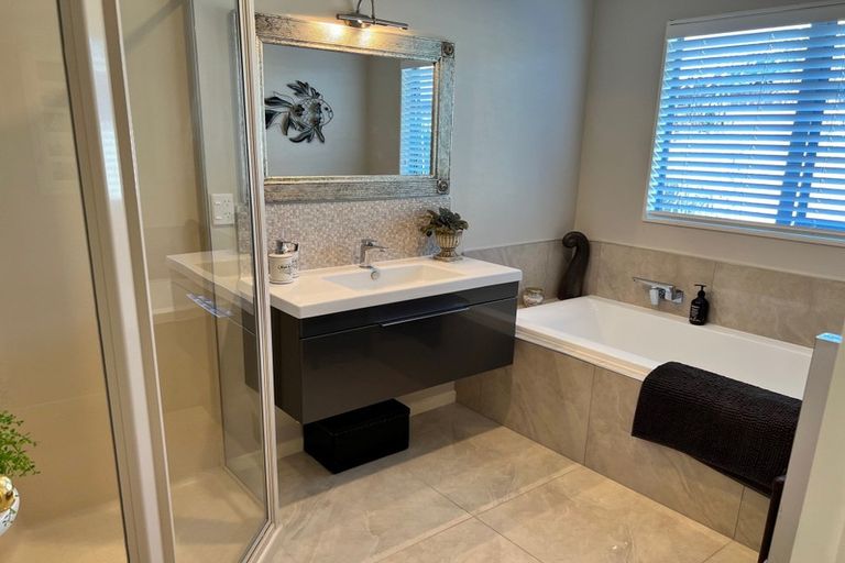 Photo of property in 50d Puketapu Road, Taradale, Napier, 4112