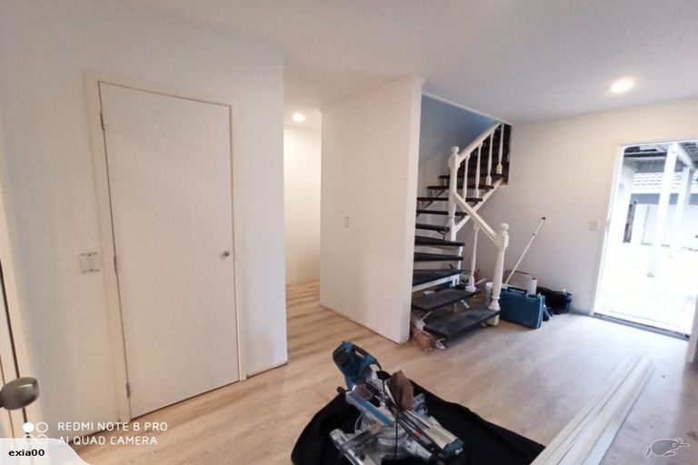 Photo of property in 12 Colwill Road, Massey, Auckland, 0614