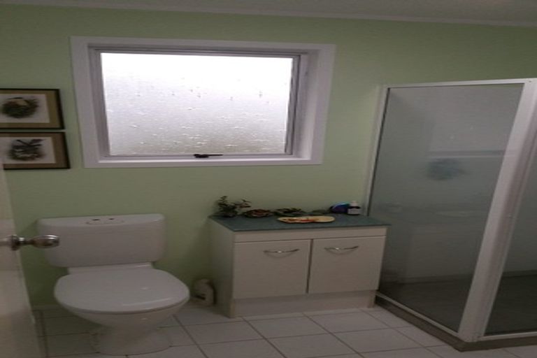 Photo of property in 28 Weranui Road, Waiwera, Orewa, 0994