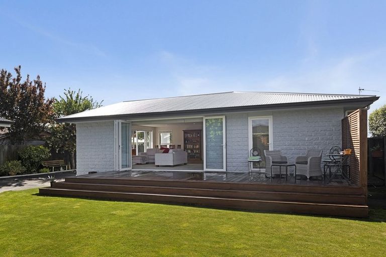 Photo of property in 35 Delph Street, Avonhead, Christchurch, 8042