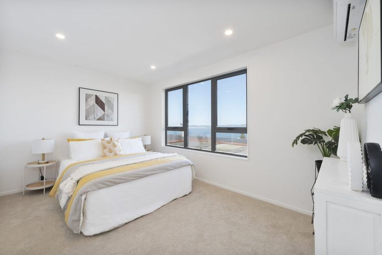 Photo of property in 8b Hadfield Street, Beach Haven, Auckland, 0626