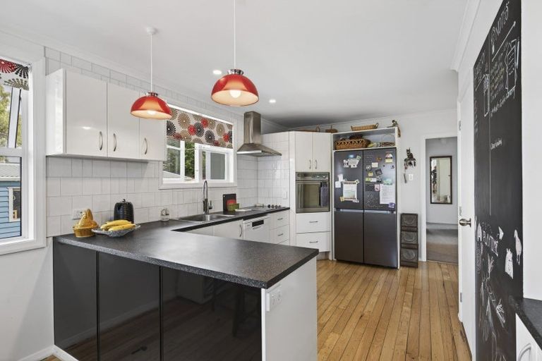 Photo of property in 18 Cowling Road, Hurdon, New Plymouth, 4310
