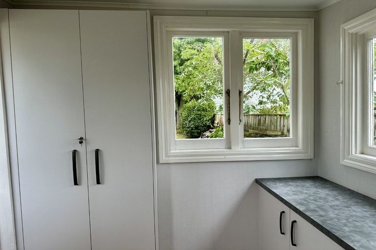 Photo of property in 42 Puriri Terrace, Roslyn, Palmerston North, 4414