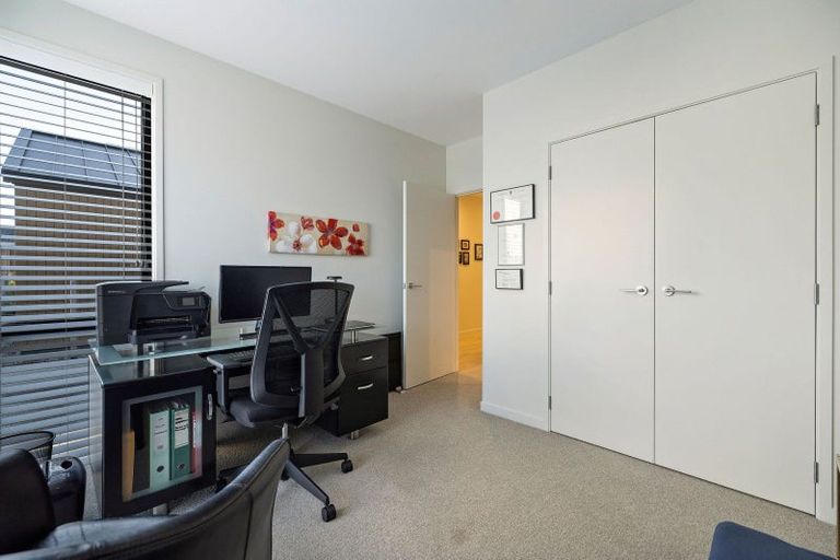 Photo of property in 12 Chapman Way, Jacks Point, 9371