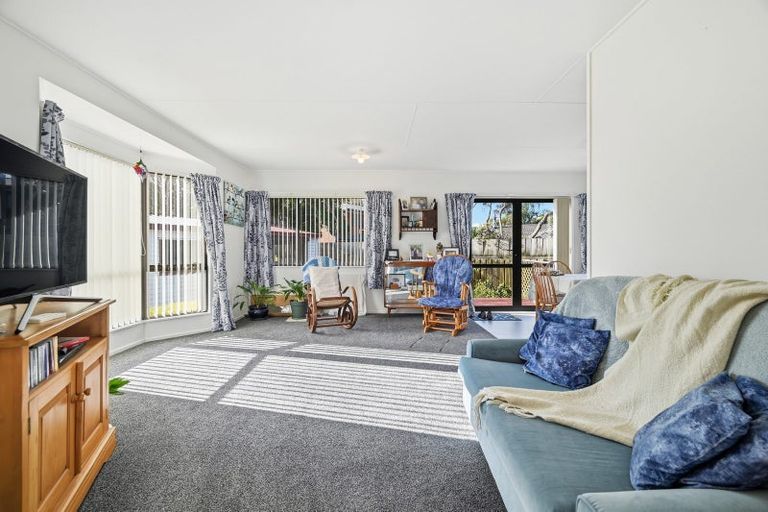 Photo of property in 32b Aquarius Drive, Kawaha Point, Rotorua, 3010