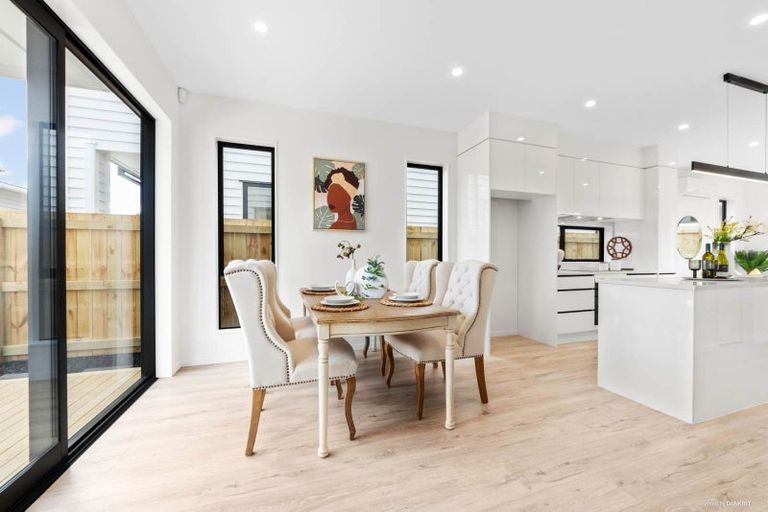 Photo of property in 7d Queen Mary Avenue, New Lynn, Auckland, 0600