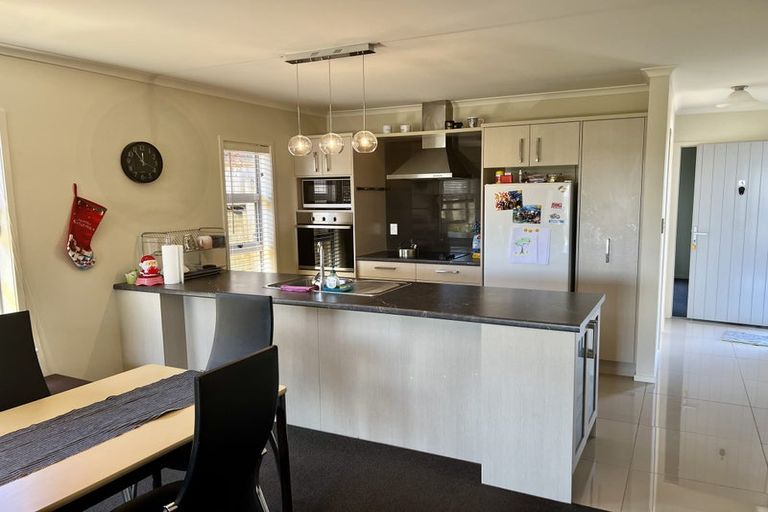 Photo of property in 11 Raddington Way, Huntington, Hamilton, 3210