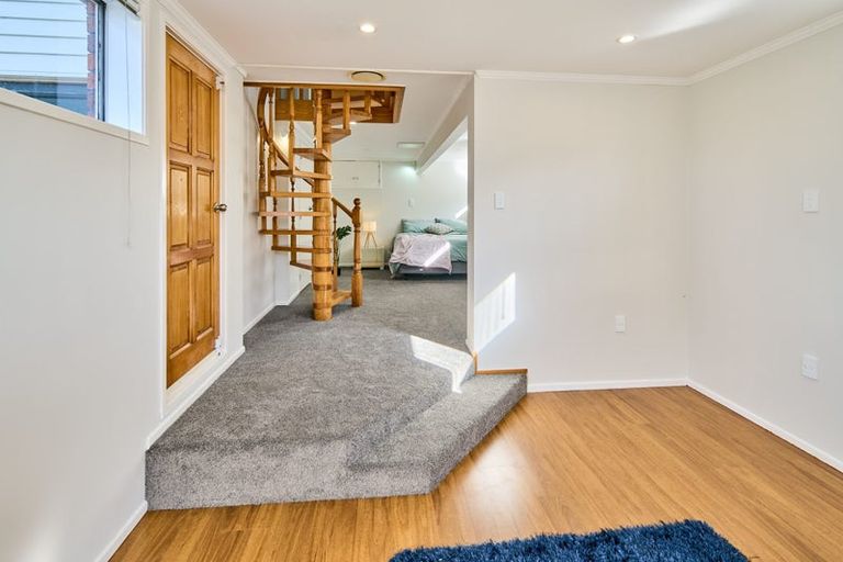 Photo of property in 18 Eastview Grove, Normandale, Lower Hutt, 5010