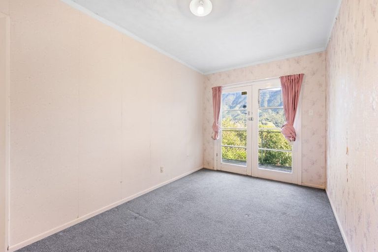 Photo of property in 126 Wellington Street, Picton, 7220