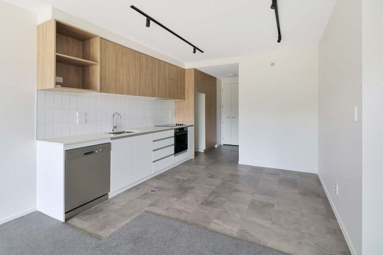 Photo of property in 2/63 Tiketike Way, Brooklyn, Wellington, 6021