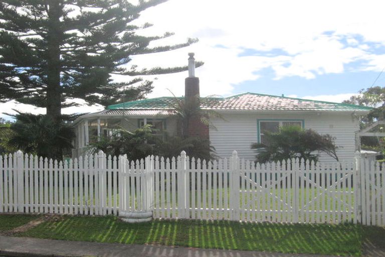 Photo of property in 1/34b Helena Street, Massey, Auckland, 0614
