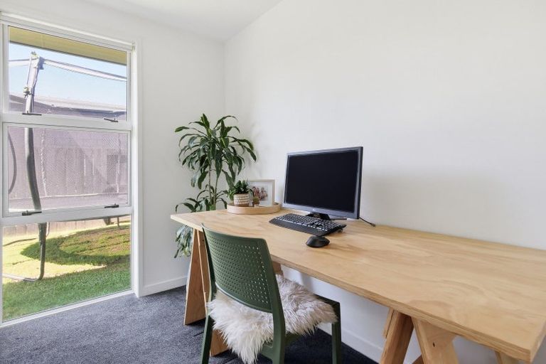 Photo of property in 42 Butterworth Crescent, Papamoa Beach, Papamoa, 3118