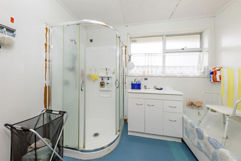 Photo of property in 115 Kitchener Road, Waiuku, 2123