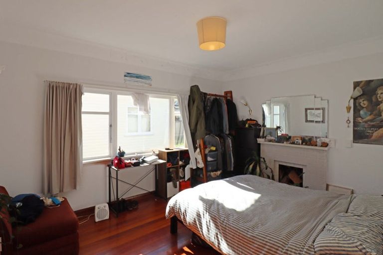 Photo of property in 23 Glamis Avenue, Strathmore Park, Wellington, 6022