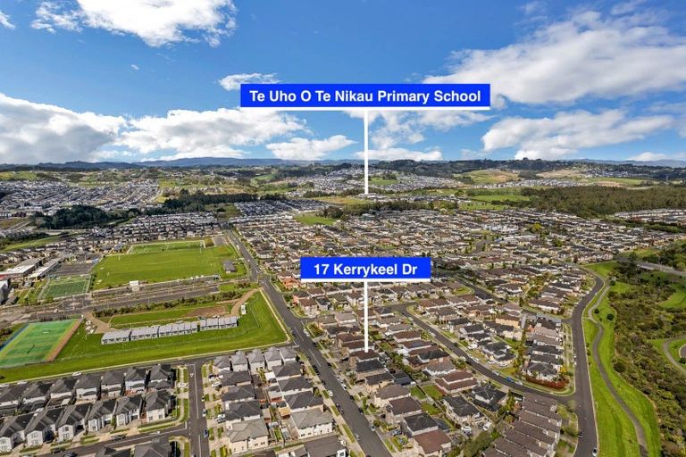 Photo of property in 17 Kerrykeel Drive, Flat Bush, Auckland, 2019