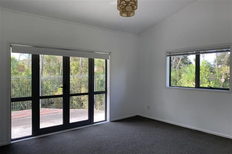 Photo of property in 131 Colwill Road, Massey, Auckland, 0614