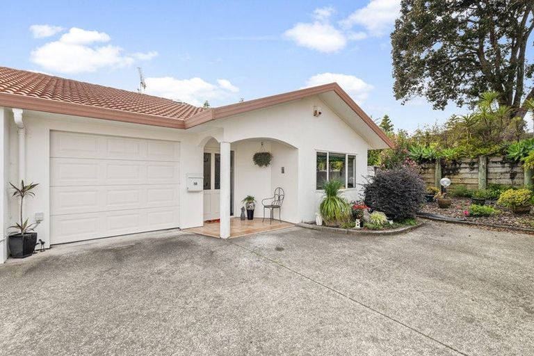 Photo of property in 10 Palmgreen Court, Stanmore Bay, Whangaparaoa, 0932