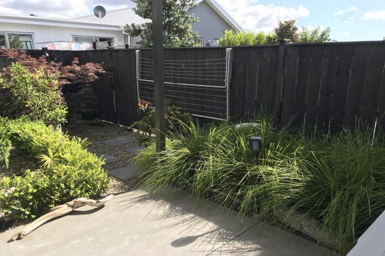 Photo of property in 26 Owen Chapman Drive, Red Beach, 0932