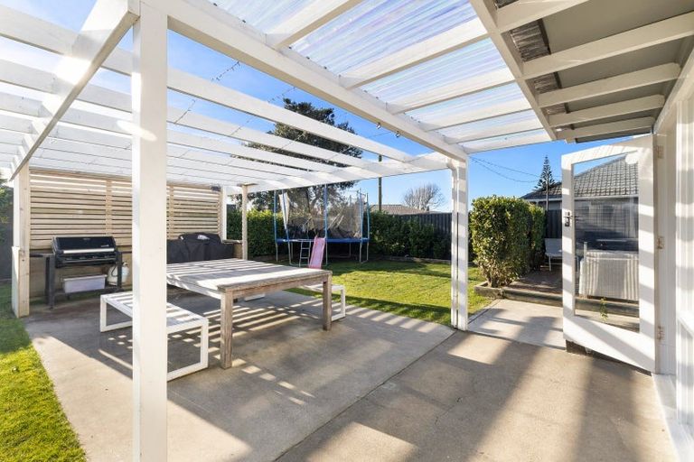 Photo of property in 1 Battersea Place, Roslyn, Palmerston North, 4414