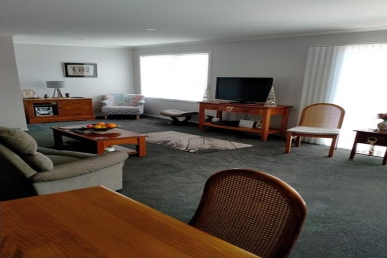 Photo of property in 18a Resolution Drive, Whitby, Porirua, 5024