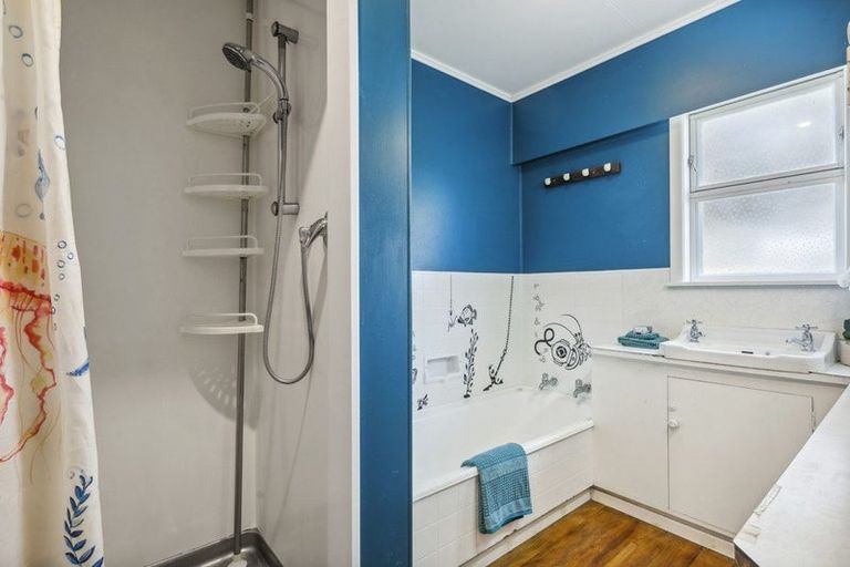 Photo of property in 16a Tirangi Road, Rongotai, Wellington, 6022