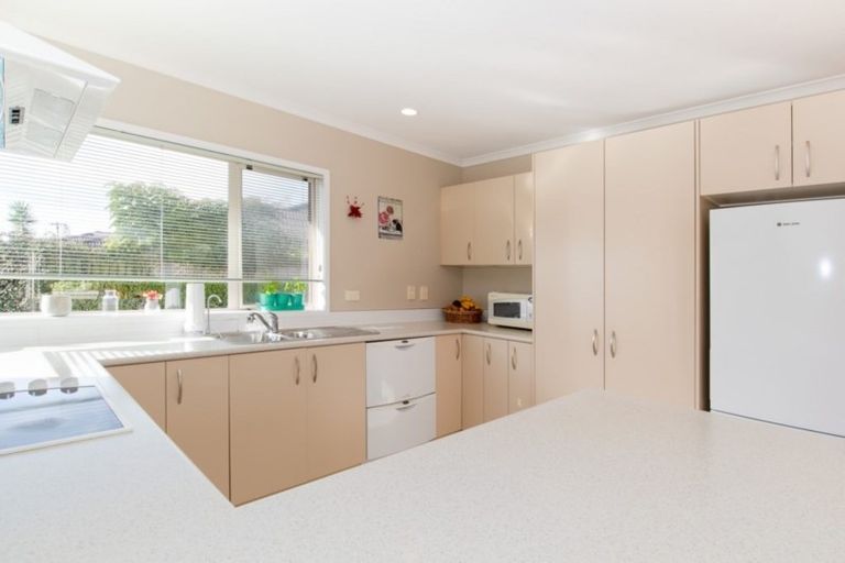 Photo of property in 3/14 Milton Road, Orewa, 0931