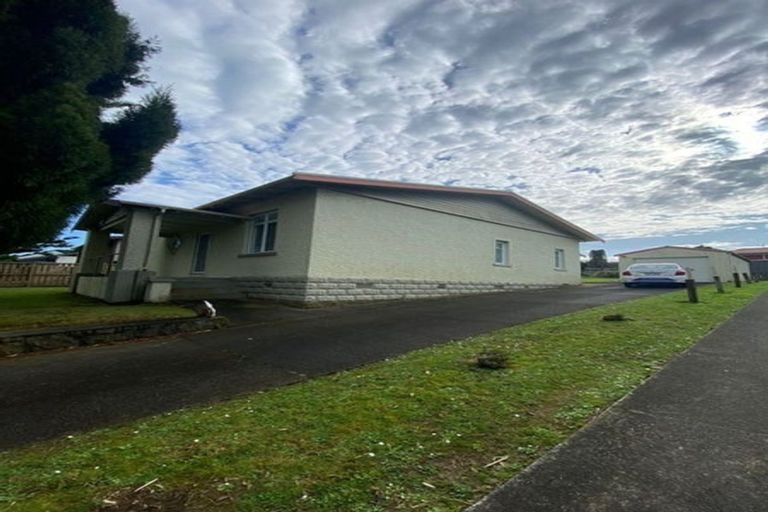 Photo of property in 20 Great South Road, Manurewa, Auckland, 2102