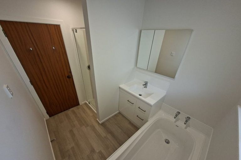 Photo of property in 1/49a Withells Road, Avonhead, Christchurch, 8042