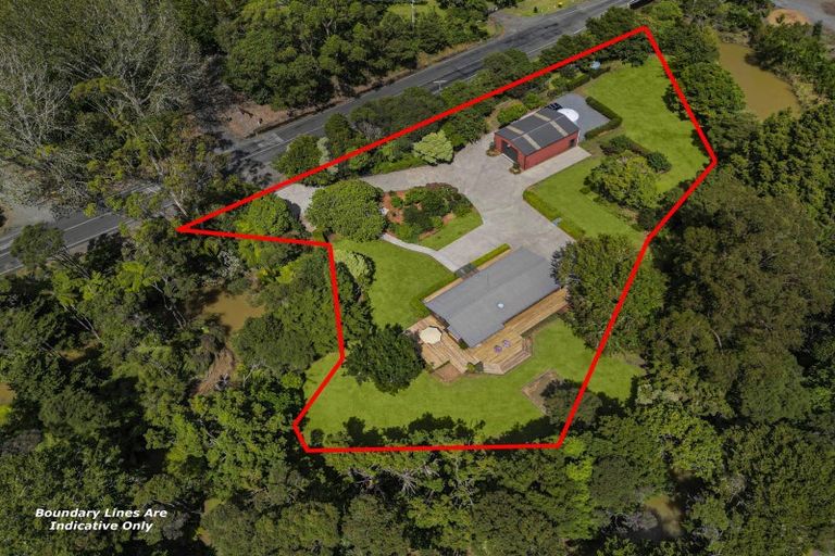 Photo of property in 1074 Peak Road, Helensville, 0875