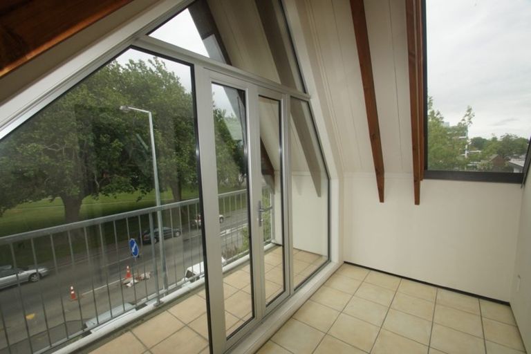 Photo of property in 6/32 Cranmer Square, Christchurch Central, Christchurch, 8013