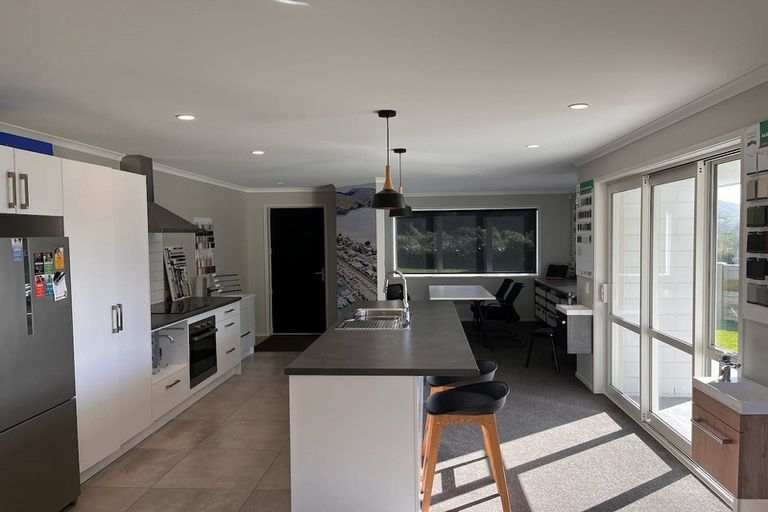 Photo of property in 1 Tradewinds Drive, Whitby, Porirua, 5024