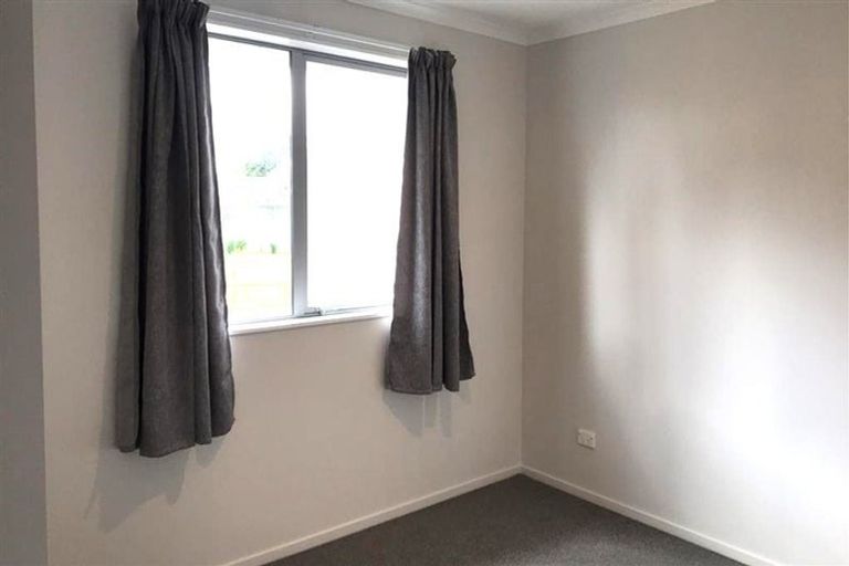 Photo of property in 9 Forbury Place, Mangere, Auckland, 2022