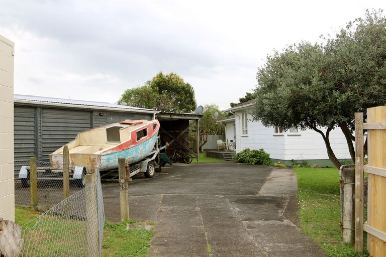 Photo of property in 7 Foster Place, Mangere East, Auckland, 2024