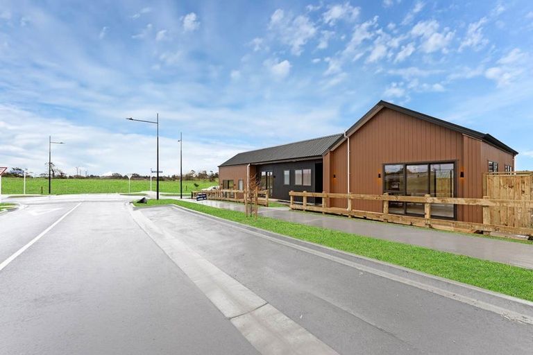 Photo of property in 93 Maungakaraka Road, Karaka, 2580