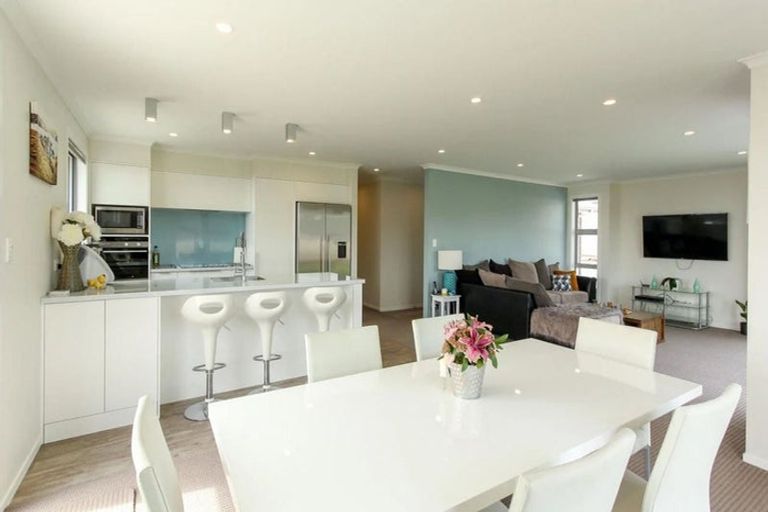 Photo of property in 92 Smart Road, Glen Avon, New Plymouth, 4312