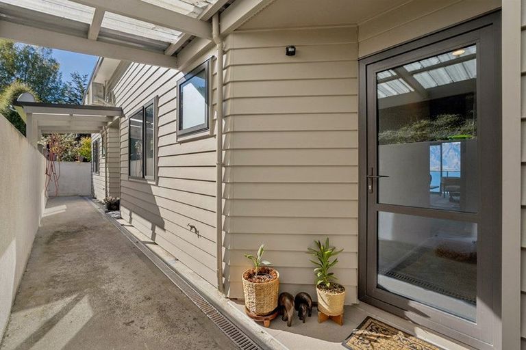 Photo of property in 54c Wynyard Crescent, Fernhill, Queenstown, 9300