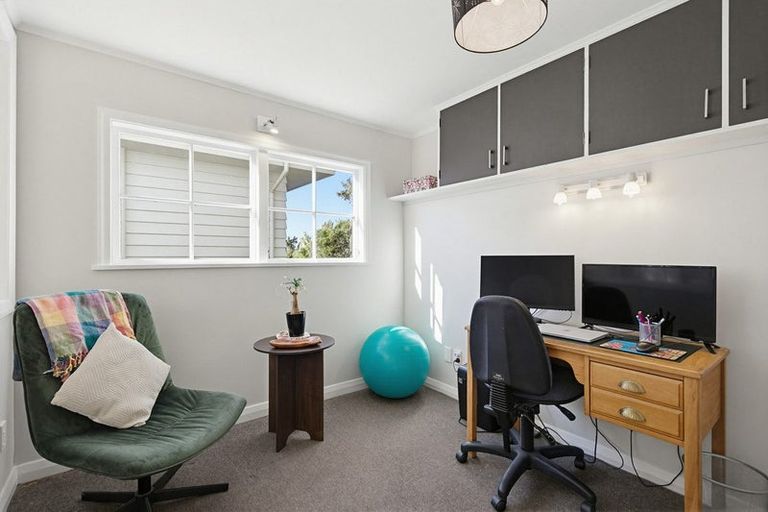 Photo of property in 4 Parklands Drive, Karori, Wellington, 6012