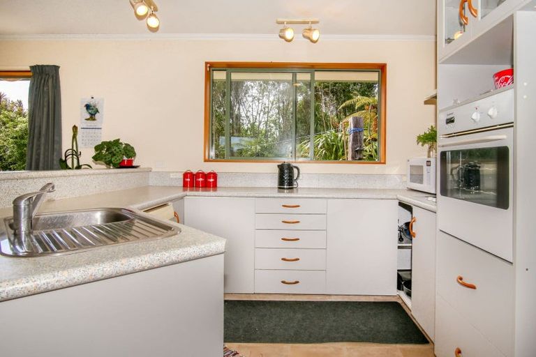 Photo of property in 37 Kew Road, Westport, 7825