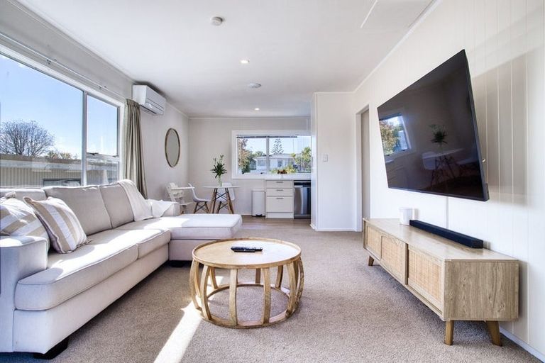 Photo of property in 2/34 Bayview Road, Bayview, Auckland, 0629