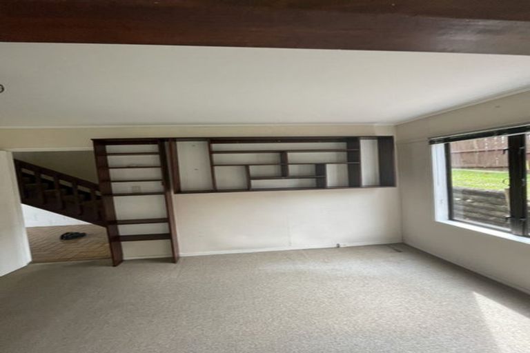 Photo of property in 28 Venus Place, Half Moon Bay, Auckland, 2012