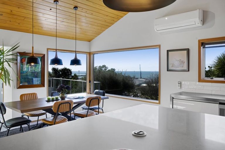 Photo of property in 30 Ngamotu Road, Moturoa, New Plymouth, 4310