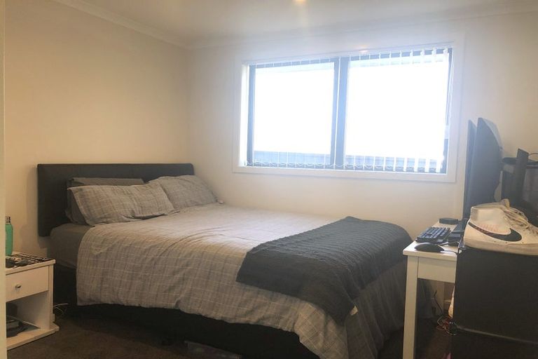 Photo of property in 5 Omahuru Road, Glenbrook, 2681