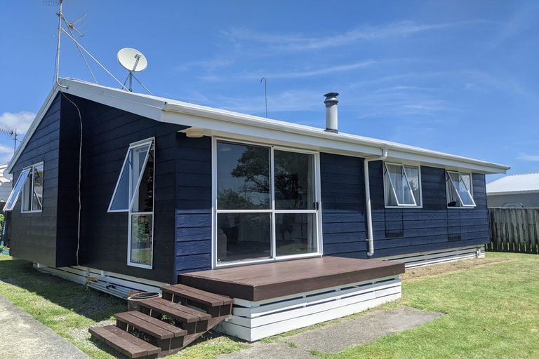Photo of property in 124 Makarini Street, Paraparaumu, 5032