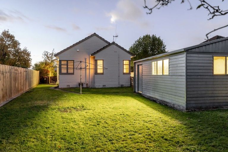 Photo of property in 27 Savage Crescent, West End, Palmerston North, 4412