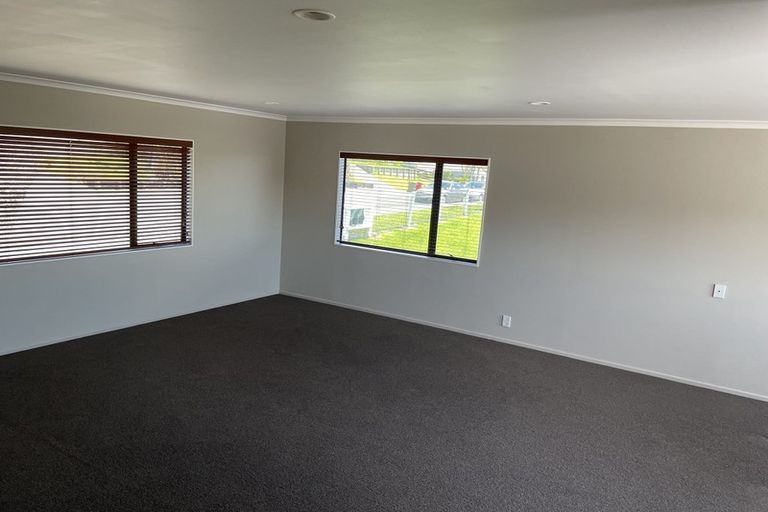 Photo of property in 15a Rishworth Avenue, Stanmore Bay, Whangaparaoa, 0932