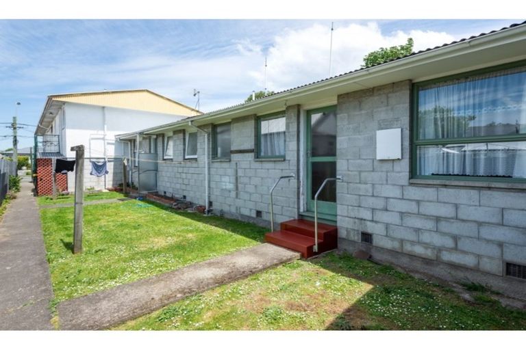Photo of property in 4/225 Edgeware Road, Edgeware, Christchurch, 8013