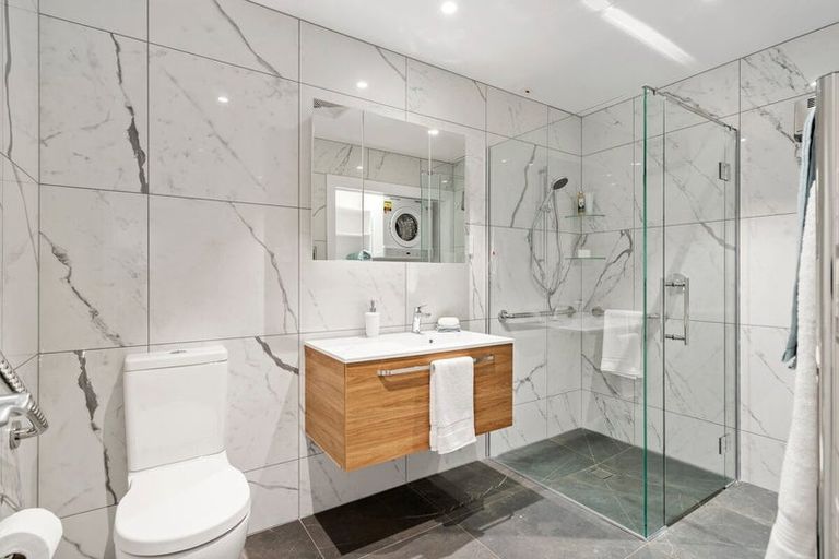 Photo of property in 4/30 Ambassador Glade, Orewa, 0931