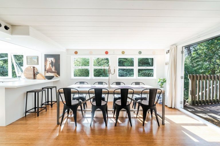 Photo of property in 4 Glenbush Place, Birkenhead, Auckland, 0626