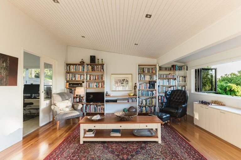 Photo of property in 42 Tizard Road, Birkenhead, Auckland, 0626