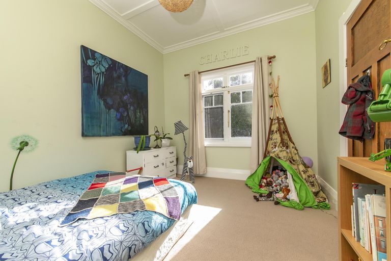 Photo of property in 17 Great North Road, Riverhead, 0820